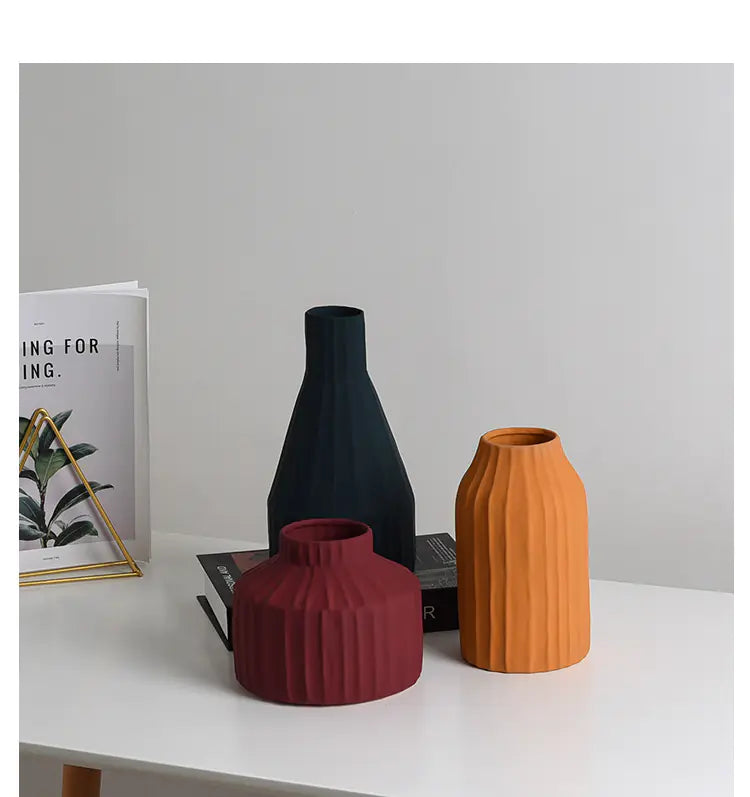 Modern Minimalist Ceramic Vase for Nordic Home Decor